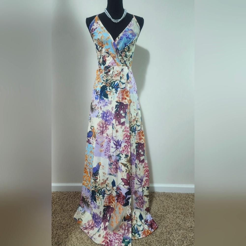 White Floral Print Backless Maxi Dress With Slit